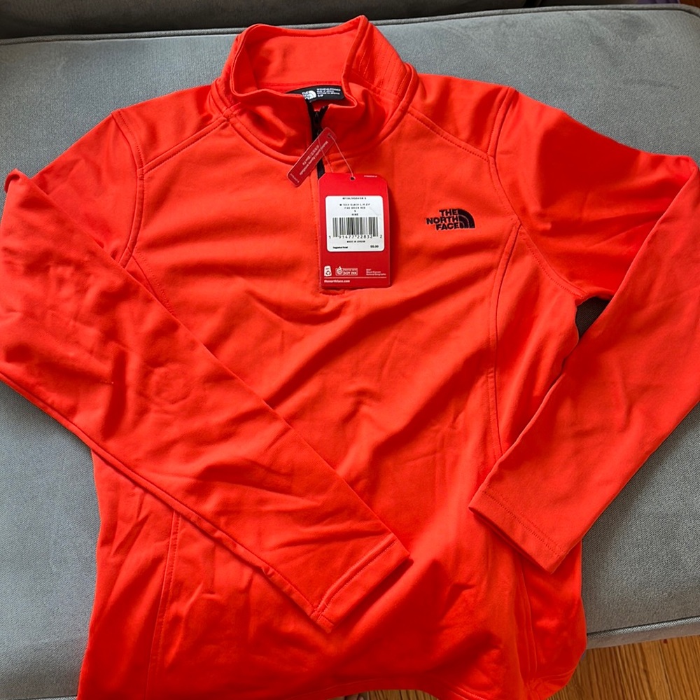 Brand New Women Quarter Zip Northface Size Small!